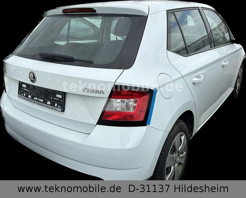 Gebraucht Skoda Fabia 90 PS (66 kW) 2018 Weiß Kleinwagen