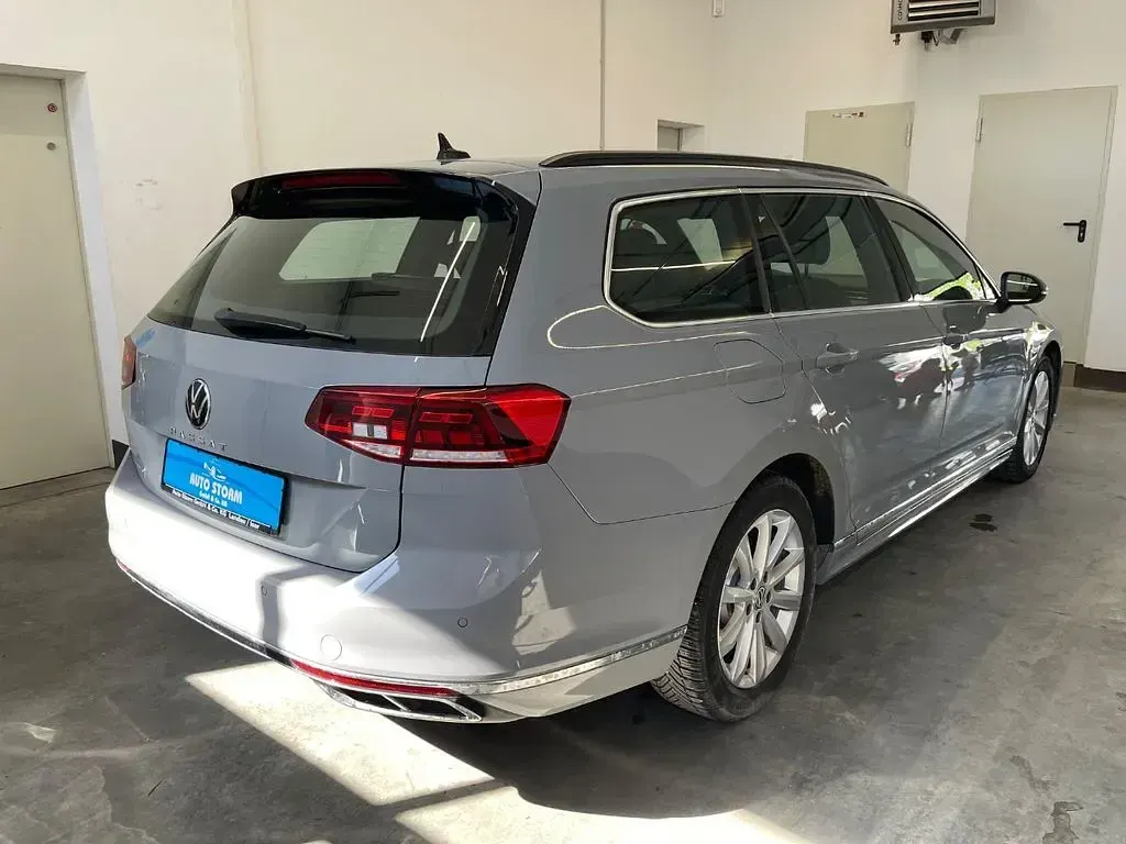 Gebraucht VW Passat R-line 150 PS (110 kW) 2021 Mondsteingrau Kombi