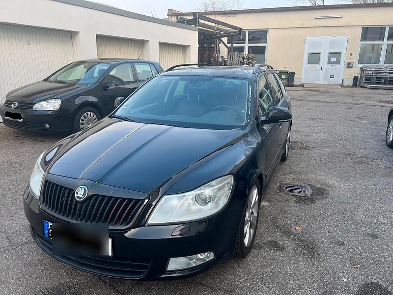 Gebraucht Skoda Octavia 160 PS (117 kW) 2012 Schwarz Kombi