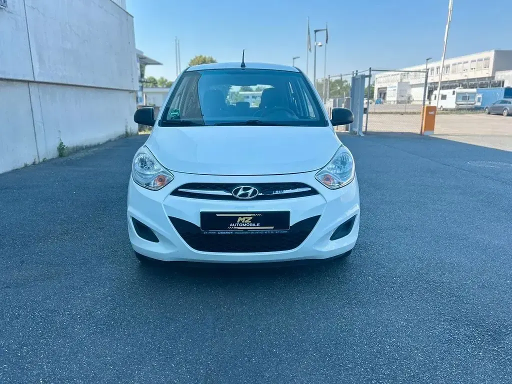 Gebraucht Hyundai i10 Edition 69 PS (50 kW) 2013 Weiß Kleinwagen