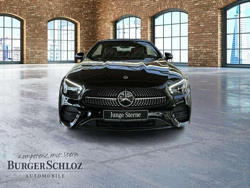 Gebraucht Mercedes E200 197 PS (144 kW) 2023 Schwarz uni Cabrio