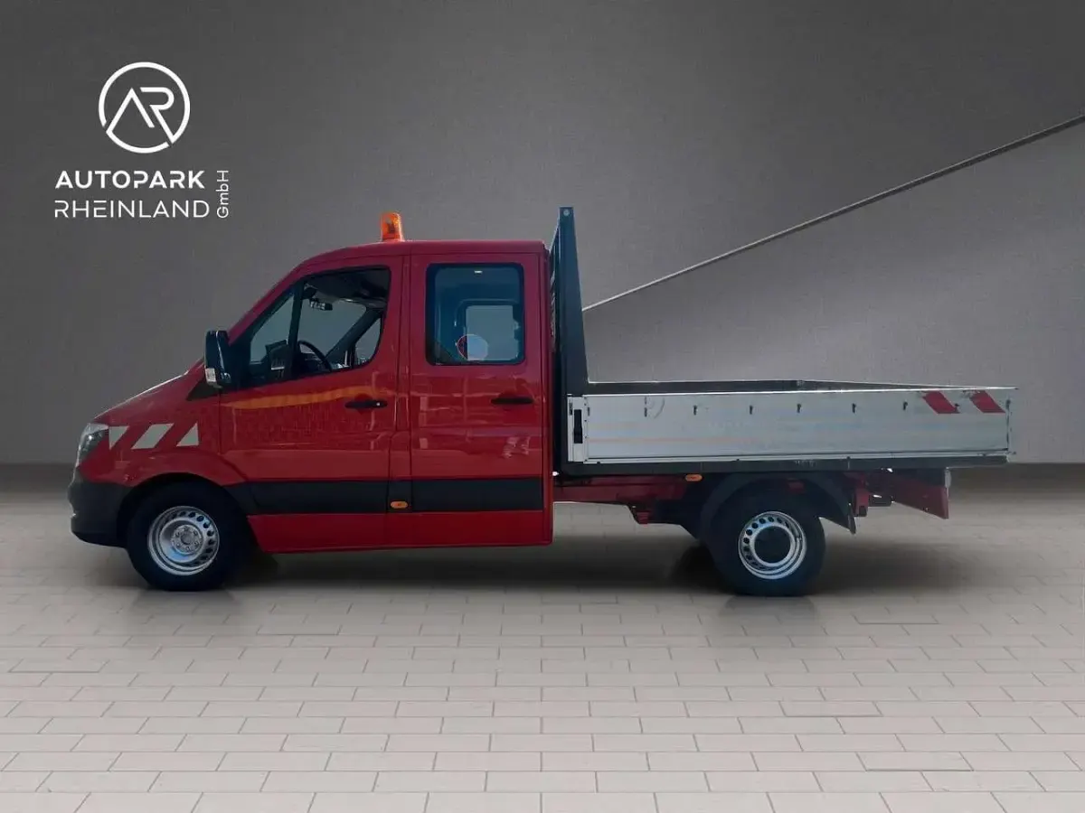 Używany Mercedes Sprinter 163 KM (119 kW) 2015 Czerwony Van