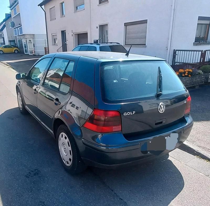 Andere farben Gebraucht 2002 VW Golf IV Kleinwagen | 450 € (Superpreis) - Bild 1/4