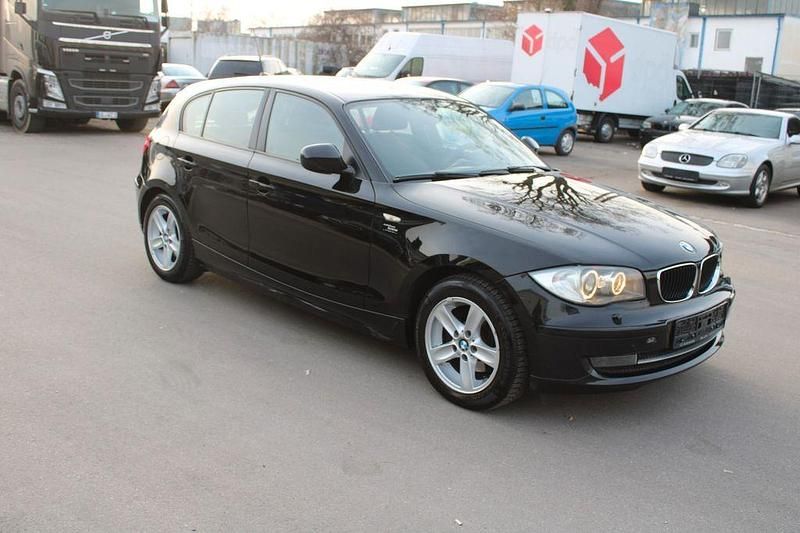 Gebraucht BMW 118 Advantage 143 PS (105 kW) 2010 Schwarz ii Kleinwagen