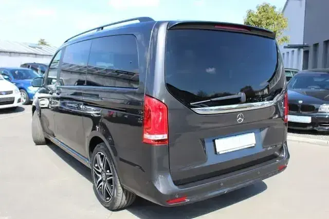 Gebraucht Mercedes V250 AMG 190 PS (139 kW) 2022 Grau Van / Kleinbus