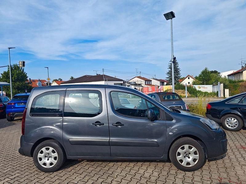 Gebraucht Peugeot TePee Active 99 PS (72 kW) 2016 Grau Van / Kleinbus