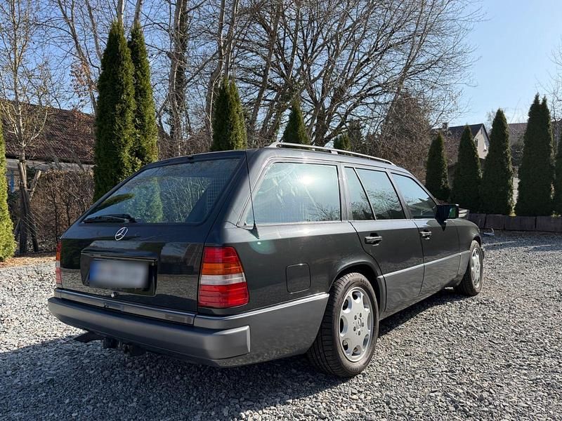 Gebraucht Mercedes 320 220 PS (161 kW) 1993 Schwarz Kombi