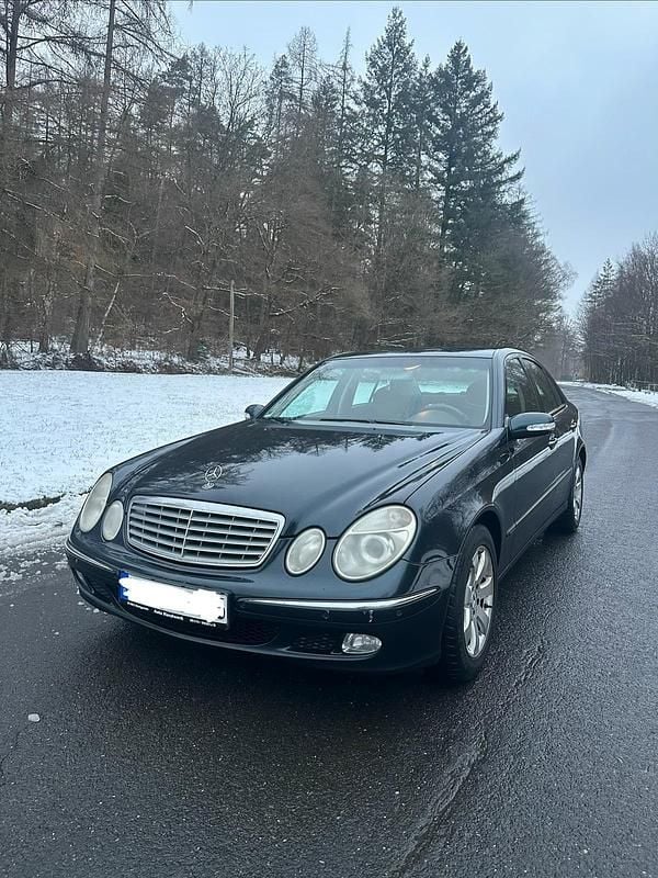 Gebraucht Mercedes E240 177 PS (130 kW) 2004 Schwarz Limousine