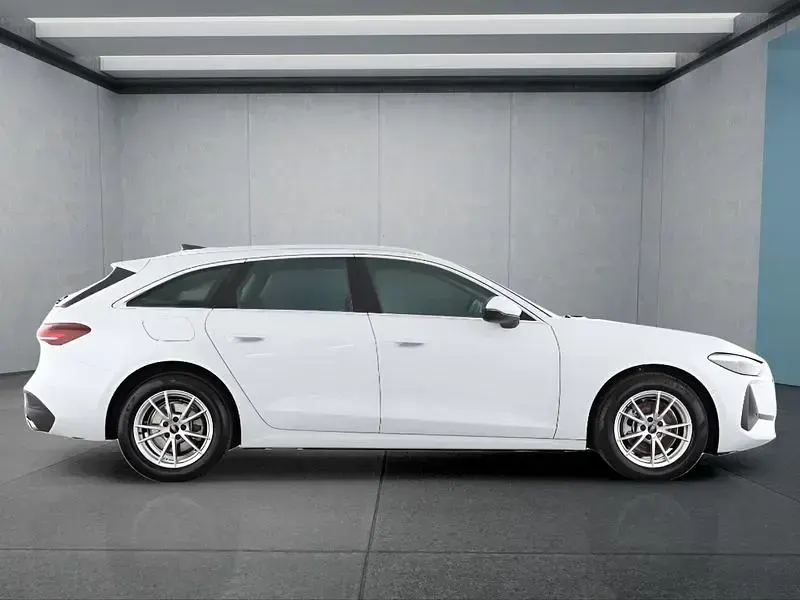 Usata Audi A5 204 CV (150 kW) 2025 Bianco Station wagon