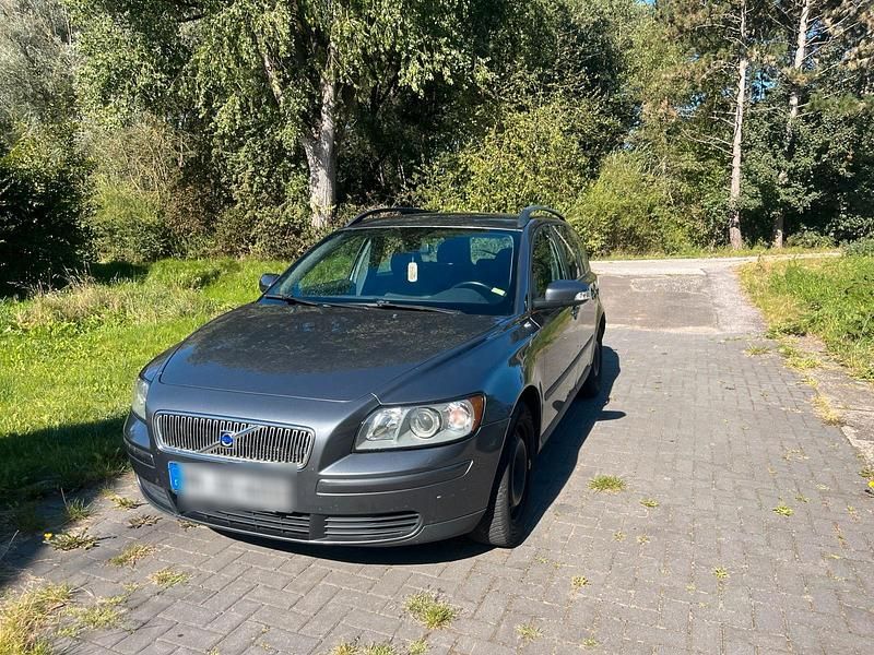 Grau Gebraucht 2004 Volvo V50 Kombi | 1.100 € (Guter Preis) - Bild 1/4