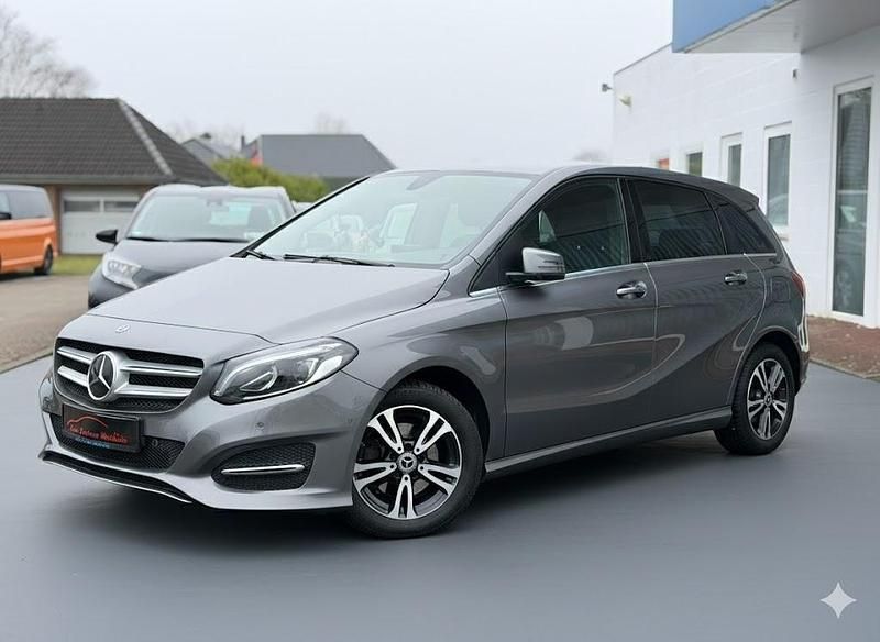Gebraucht Mercedes B200 Style 156 PS (114 kW) 2017 Grau Van / Kleinbus