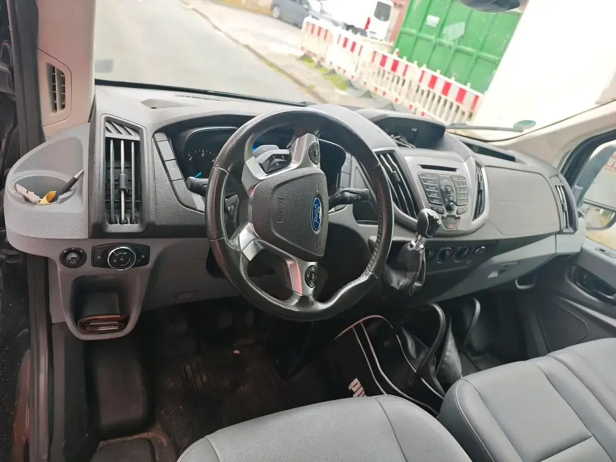 Gebraucht Ford Transit 170 PS (125 kW) 2019 Schwarz Van