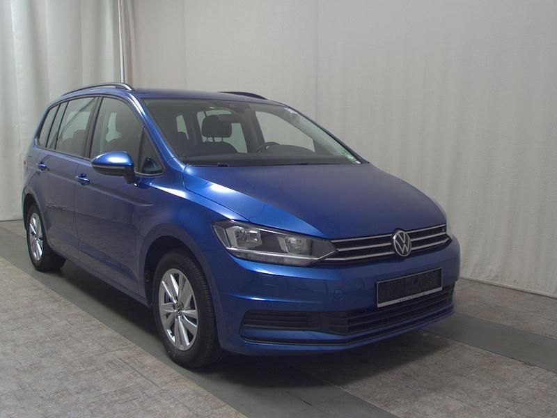 Gebraucht VW Touran Comfortline 150 PS (110 kW) 2023 Blau Van / Kleinbus