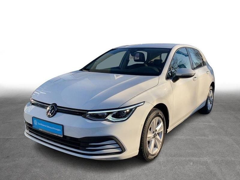 Gebraucht VW Golf VIII Life 131 PS (96 kW) 2022 Pure white Limousine