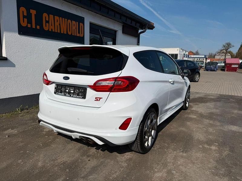 Gebraucht Ford Fiesta ST 200 PS (147 kW) 2019 Weiß Kleinwagen