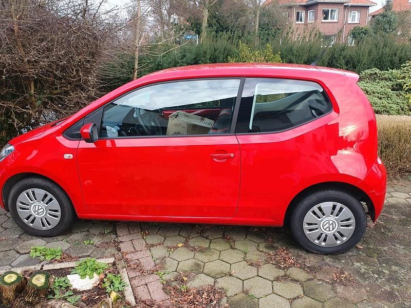 Second-hand VW up! 60 CP (44 kW) 2012 Roșu Hatchback