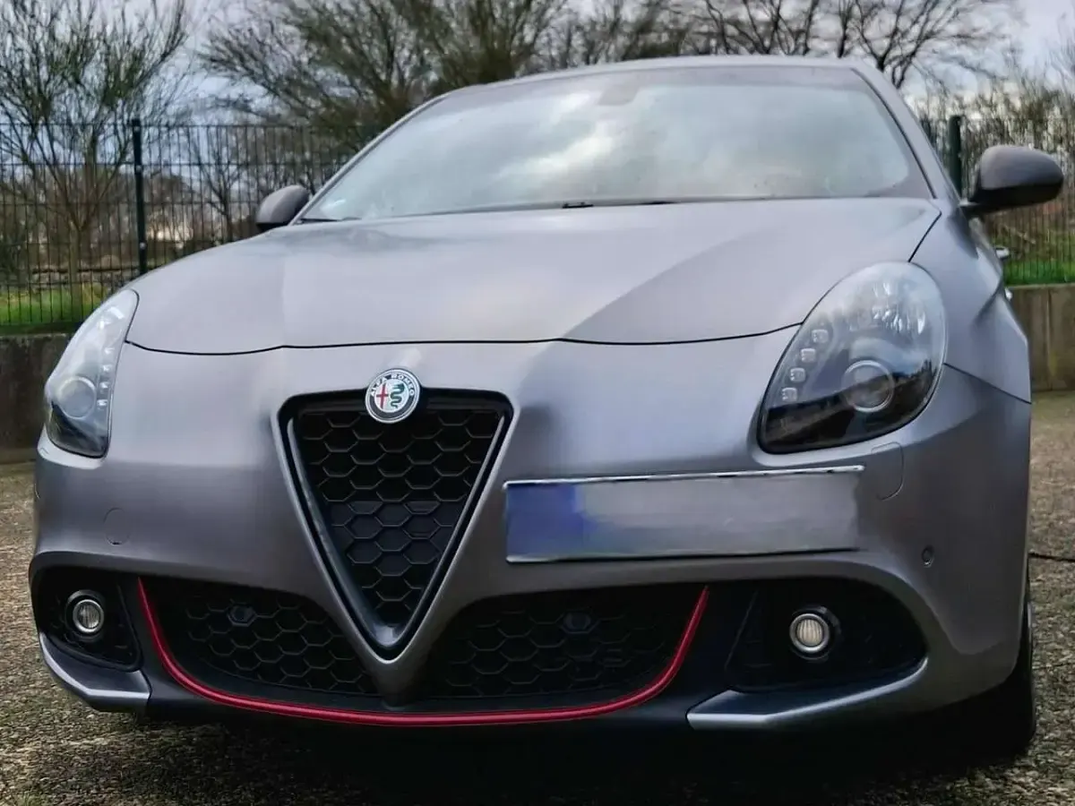 Gebraucht Alfa Romeo Giulietta Veloce 150 PS (110 kW) 2016 Grau Kleinwagen