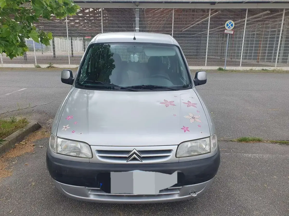 Gebraucht Citroën Berlingo 90 PS (66 kW) 2000 Silber Van / Kleinbus