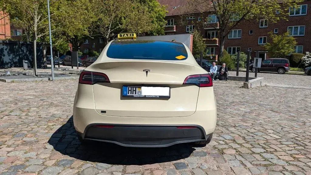 Occasion Tesla Model Y 189 kW (258 ch) 2024 Beige SUV