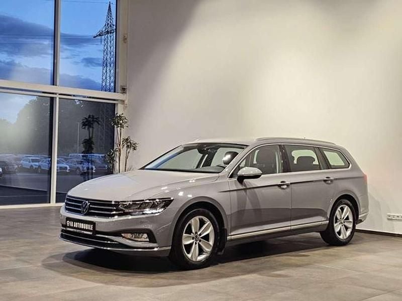 Moonstone grey Gebraucht 2024 VW Passat Sport Kombi | 34.740 € (Guter Preis) - Bild 1/1