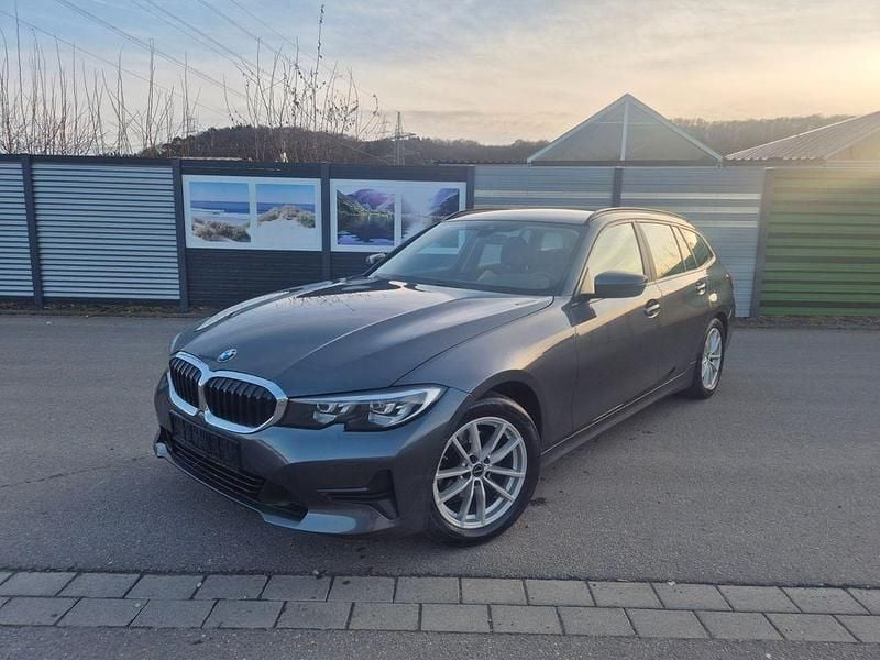 Gebraucht BMW 320 Sport Line 190 PS (139 kW) 2022 Grau Kombi
