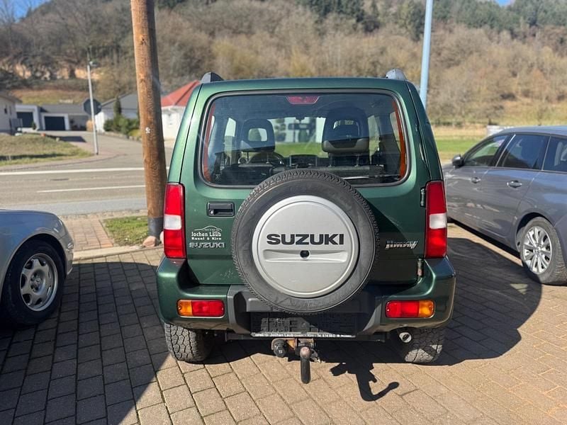 Używany Suzuki Jimny 86 KM (63 kW) 2011 Zielony SUV
