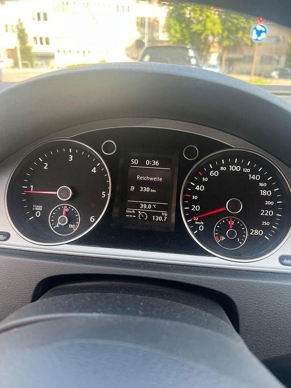 Blau Gebraucht 2012 VW Passat Exclusive Coupé | 8.800 € (Fairer Preis) - Bild 1/4