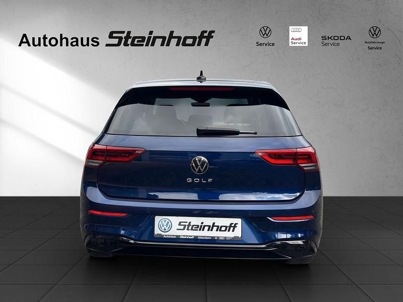 Gebraucht VW Golf VIII 131 PS (96 kW) 2021 Blau Limousine