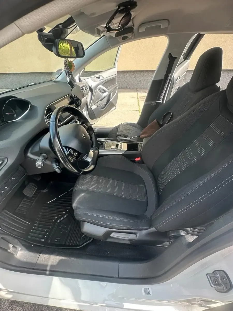 Gebraucht Peugeot 308 Allure 120 PS (88 kW) 2016 Weiß Kombi