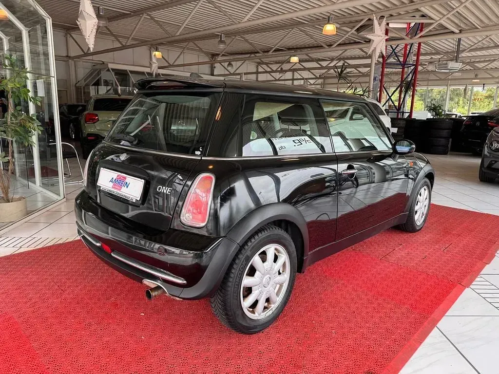 Gebraucht Mini ONE Pepper 90 PS (66 kW) 2005 Schwarz Kleinwagen