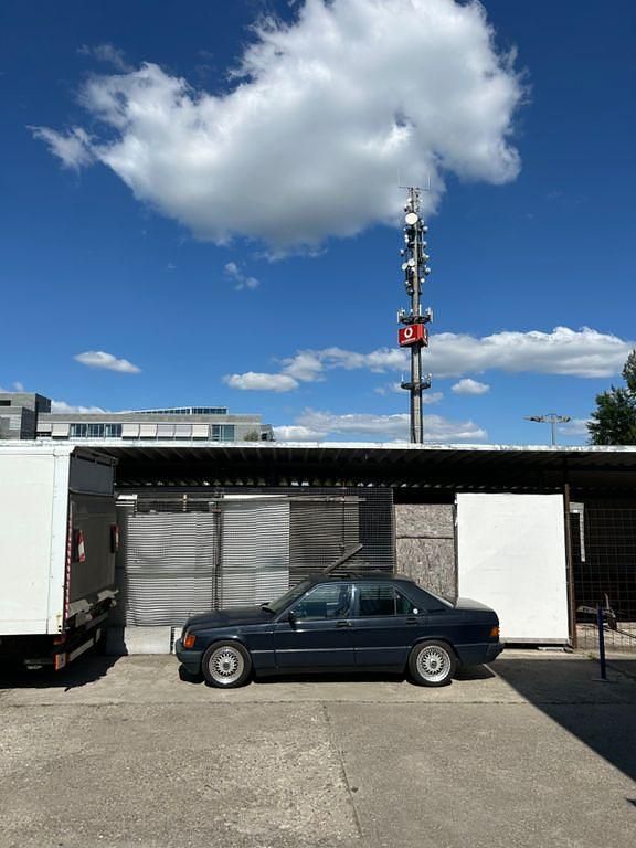 Gebraucht Mercedes 190 220 PS (161 kW) 1990 Blau Limousine