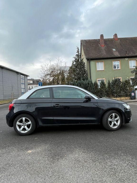 Gebraucht Audi A1 Attraction 86 PS (63 kW) 2011 Schwarz Kleinwagen