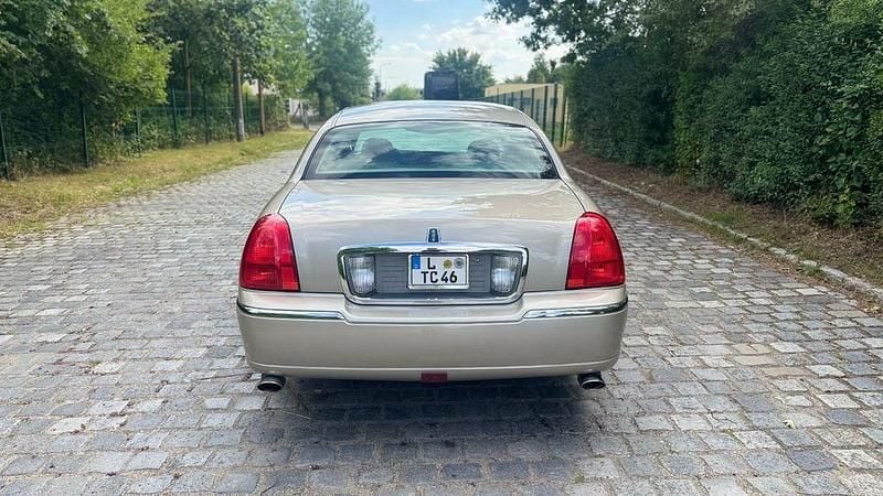 Gebraucht Lincoln Town Car 242 PS (177 kW) 2009 Limousine
