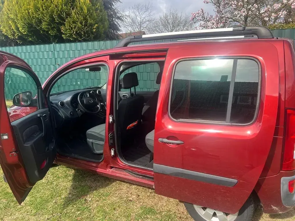 Gebraucht Mercedes Citan 111 110 PS (80 kW) 2015 Rot Van / Kleinbus