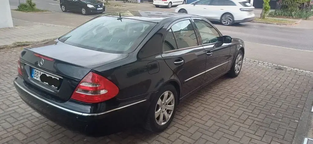 Brugt Mercedes E220 Elegance 150 HK (110 kW) 2003 Sort Sedan