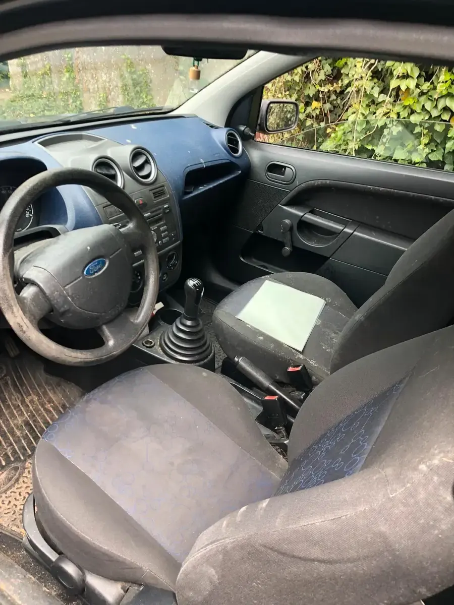 Second-hand Ford Fiesta 60 CP (44 kW) 2007 Negru Hatchback