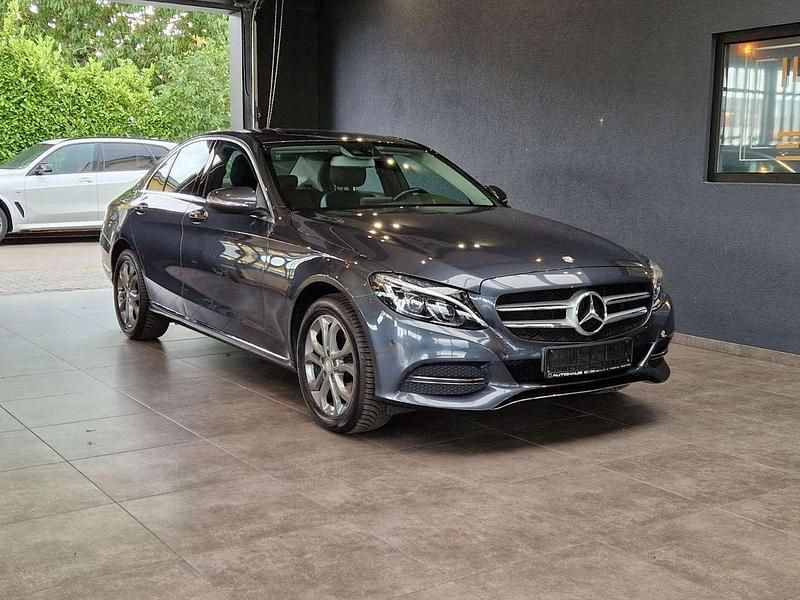 Grau Gebraucht 2015 Mercedes C180 Avantgarde Limousine | 15.999 € (Guter Preis) - Bild 1/2