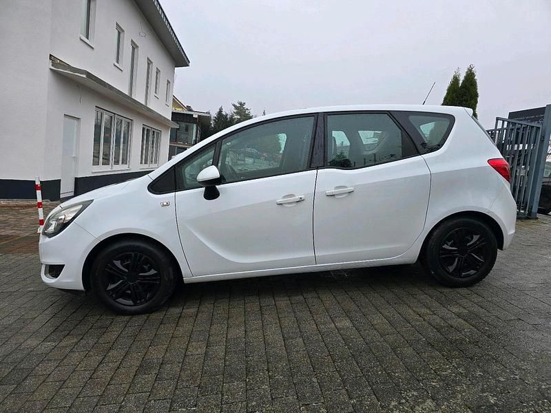 Gebraucht Opel Meriva Style 120 PS (88 kW) 2015 Weiß Van / Kleinbus