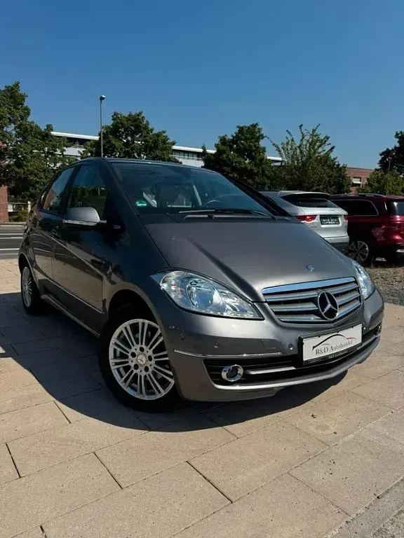 Gebraucht Mercedes A200 136 PS (100 kW) 2009 Grau Limousine