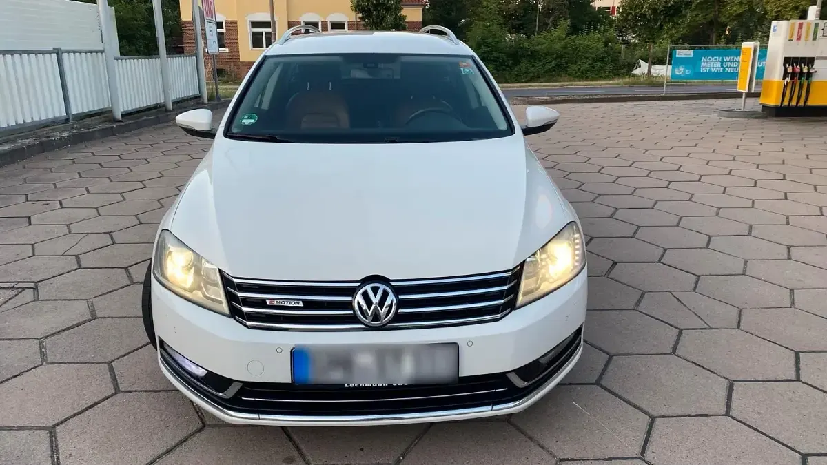 Gebraucht VW Passat 140 PS (102 kW) 2011 Weiß Kombi