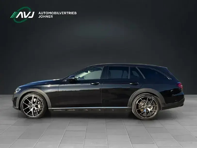 Gebraucht Mercedes E400 330 PS (242 kW) 2022 Schwarz Limousine