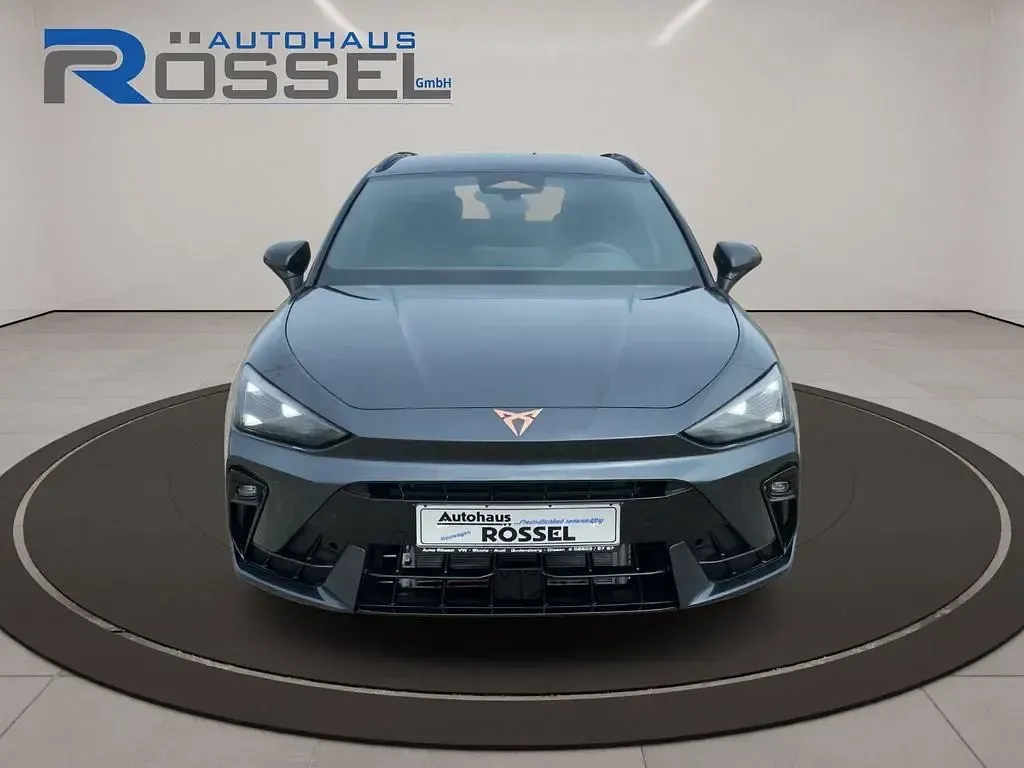 Neu Cupra Leon 150 PS (110 kW) 2026 Grau Limousine