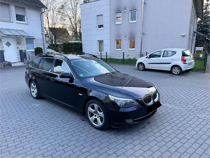 Gebraucht BMW 525 197 PS (144 kW) 2008 Schwarz Kombi