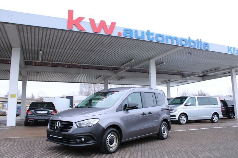 Gebraucht Mercedes Citan 110 95 PS (69 kW) 2022 Lackfarbe chromitgrau metallic Kombi
