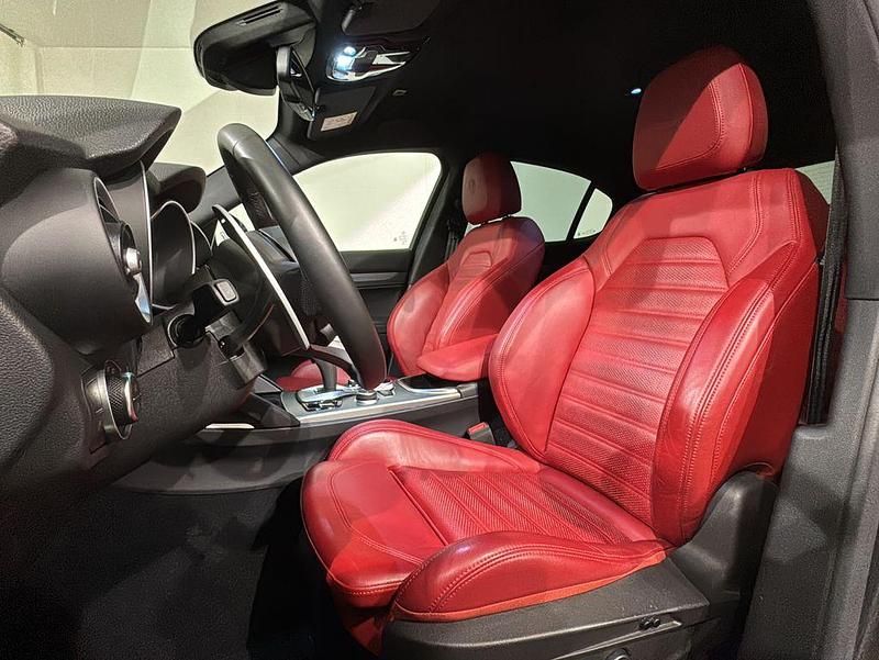 Gebraucht Alfa Romeo Stelvio Veloce 209 PS (153 kW) 2022 Grau SUV