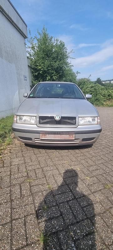 Silber Gebraucht 2000 Skoda Octavia Kombi | 1.150 € (Fairer Preis) - Bild 1/4