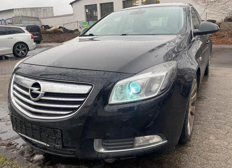 Schwarz Gebraucht 2010 Opel Insignia Limousine | 5.200 € (Fairer Preis) - Bild 1/4