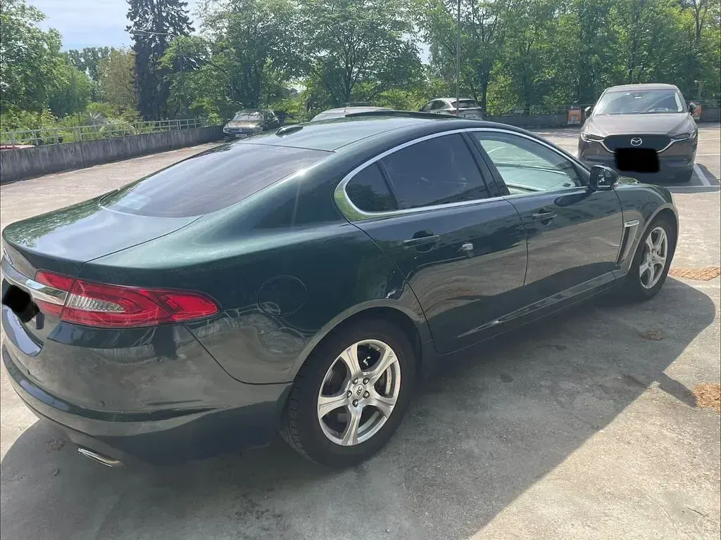 Second-hand Jaguar XF 190 CP (139 kW) 2011 Verde Berlinǎ