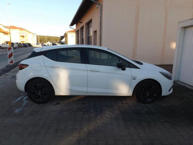 Gebraucht Opel Astra 122 PS (89 kW) 2020 Weiß Limousine