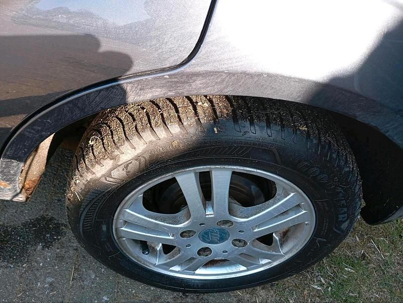 Używany Ford Fiesta 83 KM (61 kW) 2006 Niebieski Hatchback